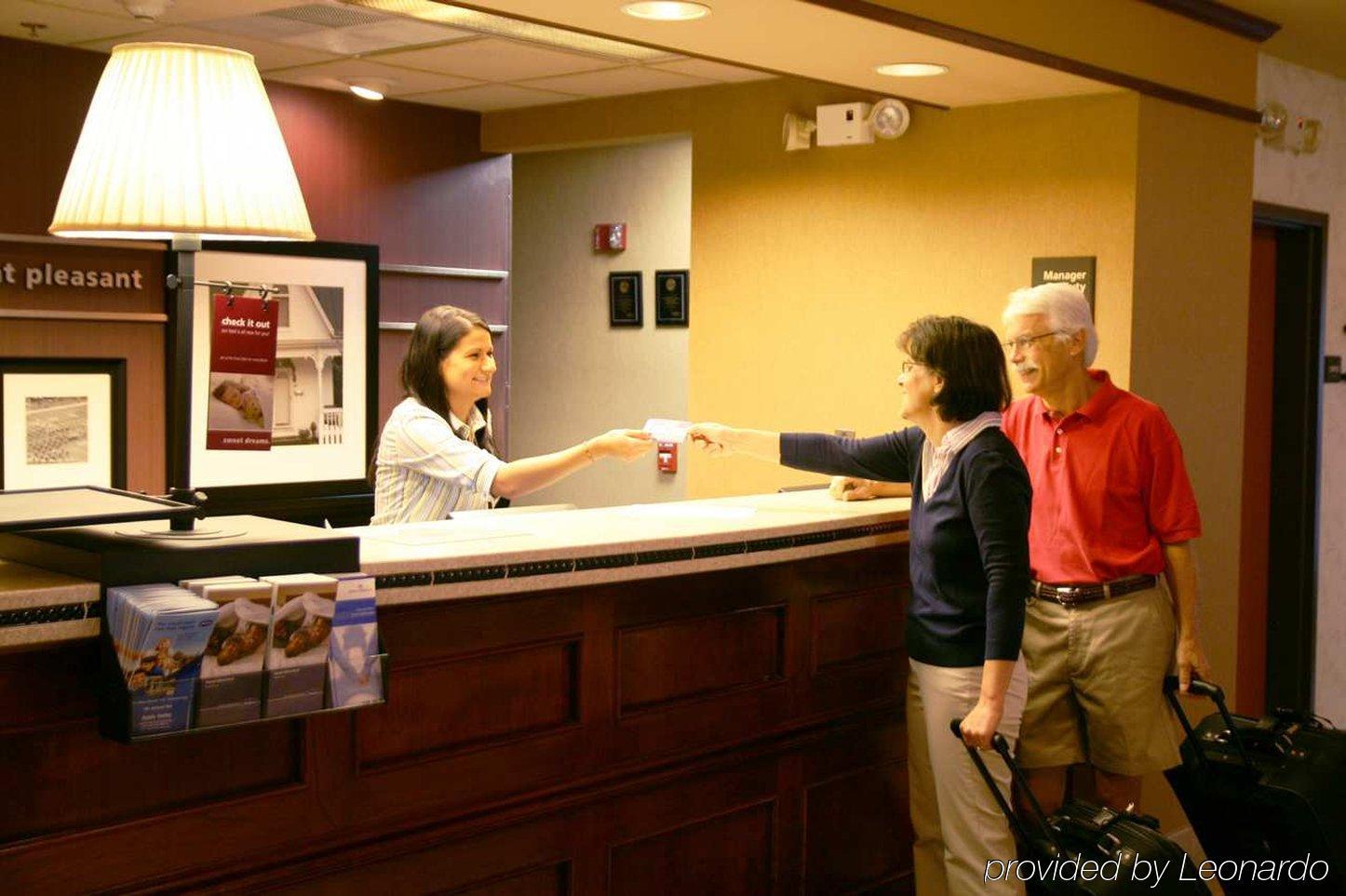 Hampton Inn Mount Pleasant Interno foto